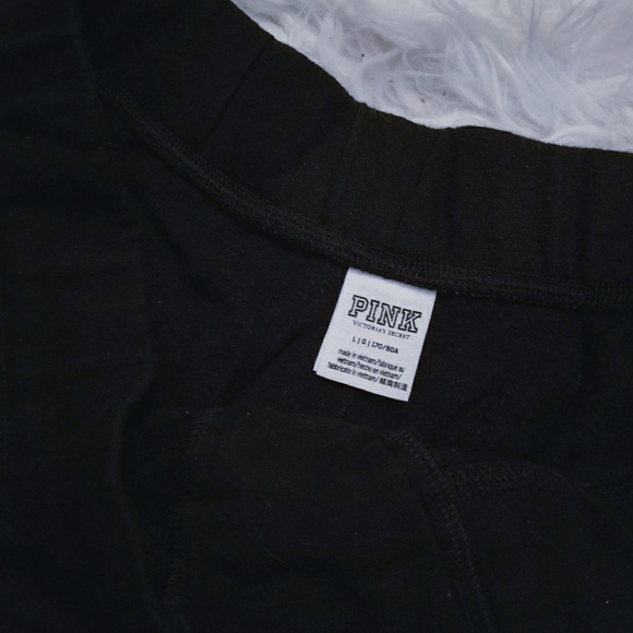 *Showing* - Picture 3 of 6